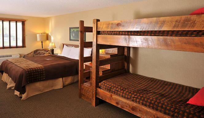 Boarders Inn & Suites By Cobblestone Hotels In Waukon Exteriör bild
