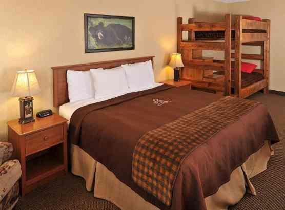 Boarders Inn & Suites By Cobblestone Hotels In Waukon Exteriör bild