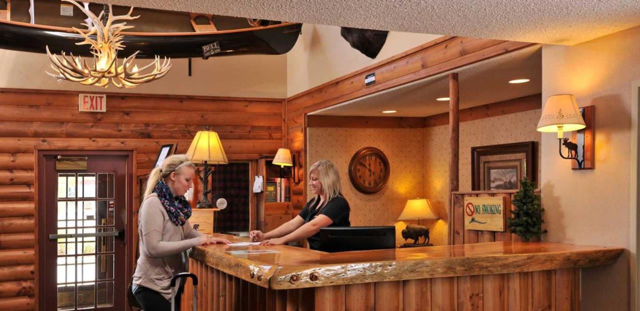 Boarders Inn & Suites By Cobblestone Hotels In Waukon Exteriör bild